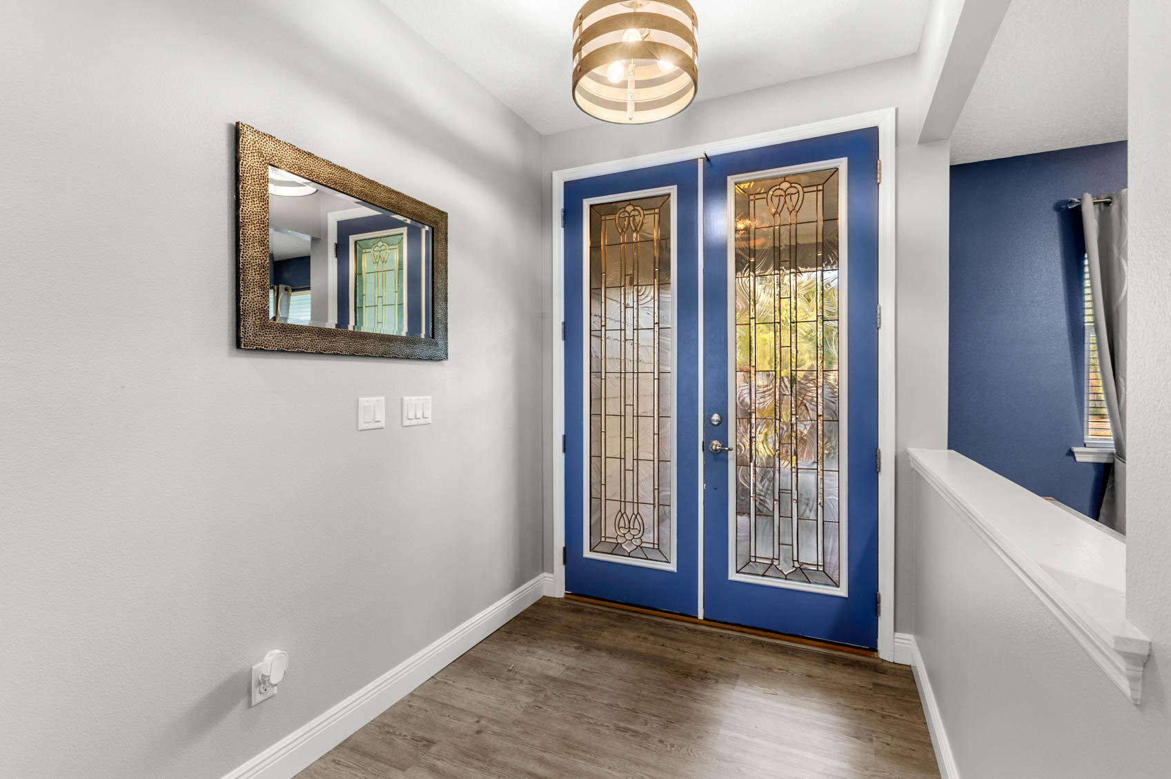 inside front foyer and hallway
